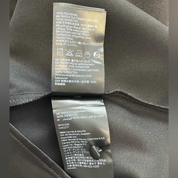 NWOT H&M Black Satin-like Cropped Long Sleeve - Picture 6 of 6